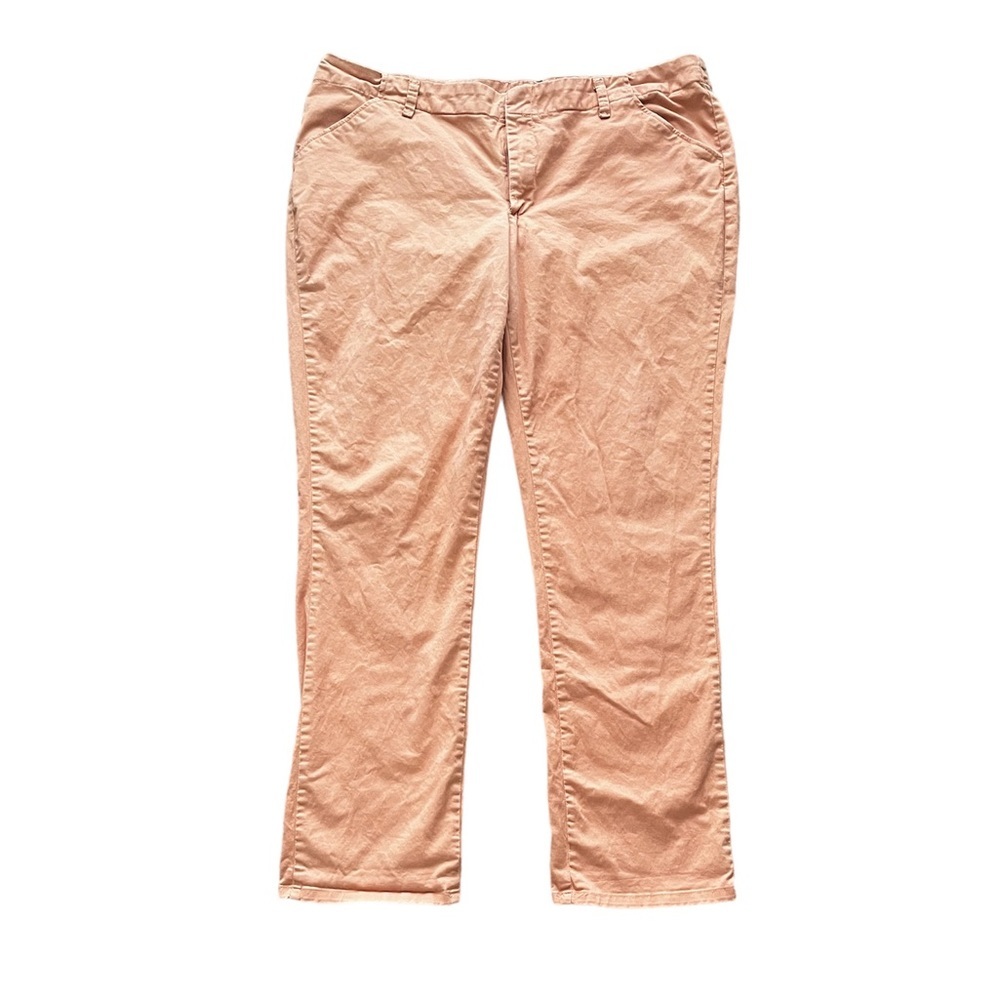 Lee Women's Plus Size Fit Essential Chino Pants​